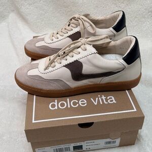 Dolce Vita Notice Sneakers – White/Grey Leather – Women’s Size 9.5 – NIB retro